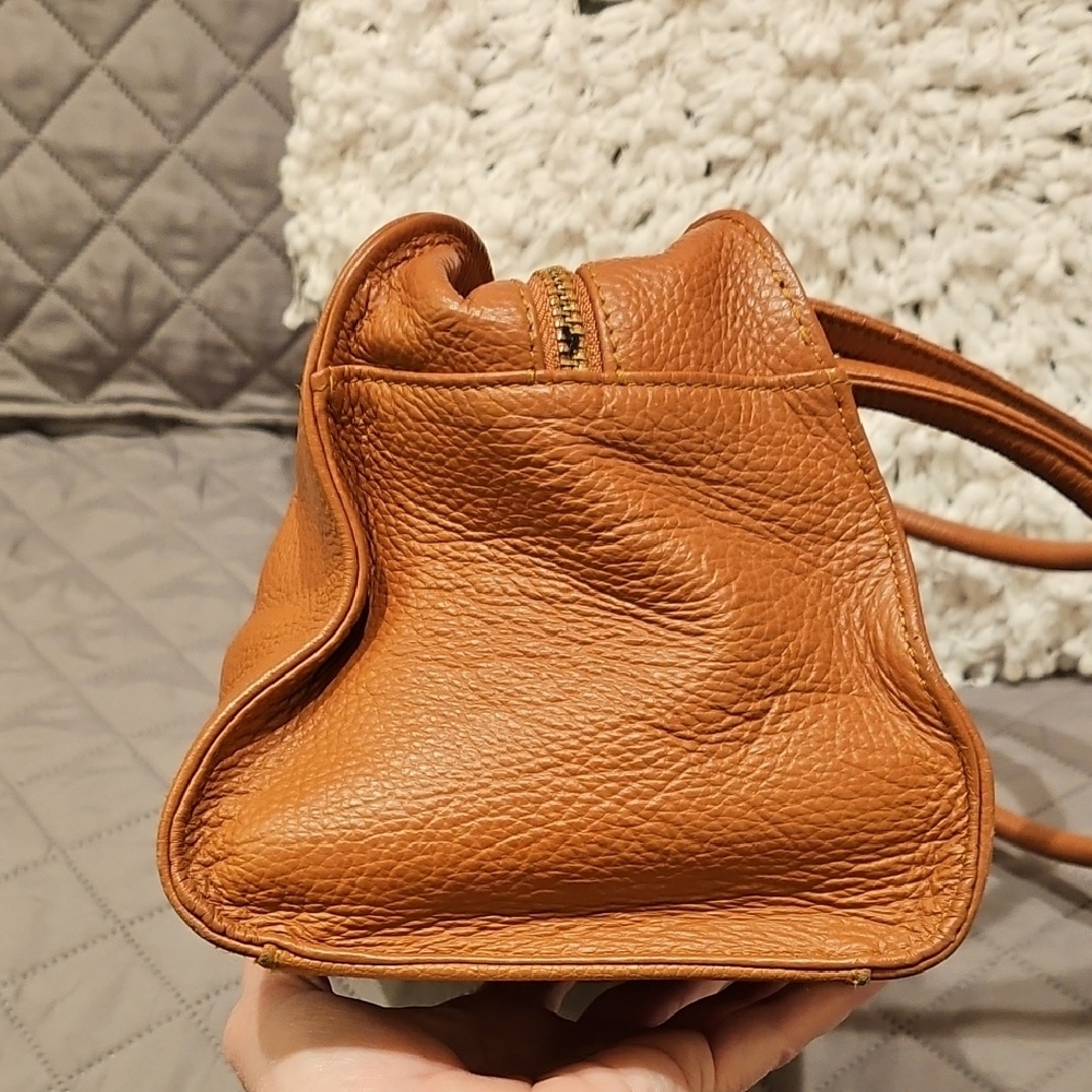 Kattee Tan Leather Satchel with Gold Hardware - Picture 11 of 16